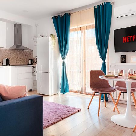 Downtown Apartment Boutique - Blue & Pink Bucarest Extérieur photo